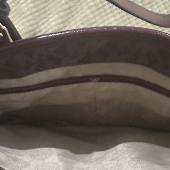 Michael Kors Burgundy Signature Tote. - Picture 4 of 8